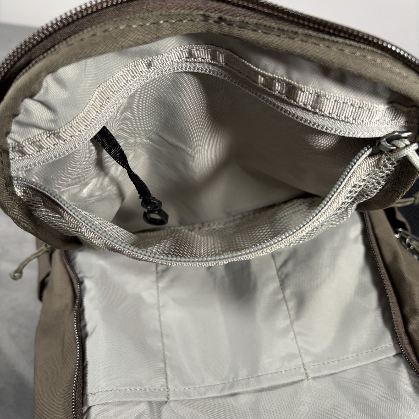 Fjallraven Raven 20L Backpack Brown G-1000 Laptop Sleeve Padded Straps