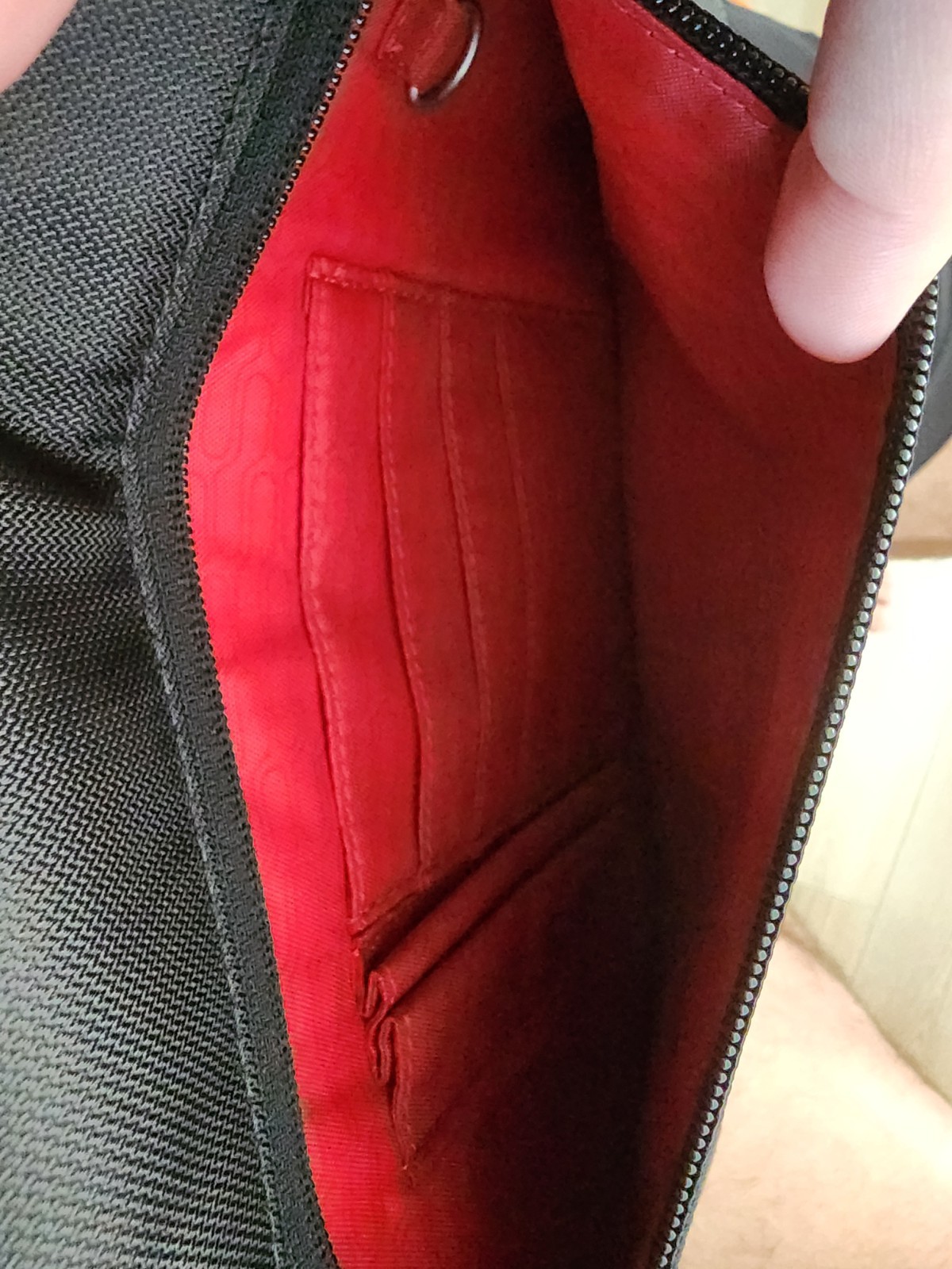 TUMI T-Tech Messenger Bag 5138D Black Nylon Laptop Crossbody Red Lining Men EUC