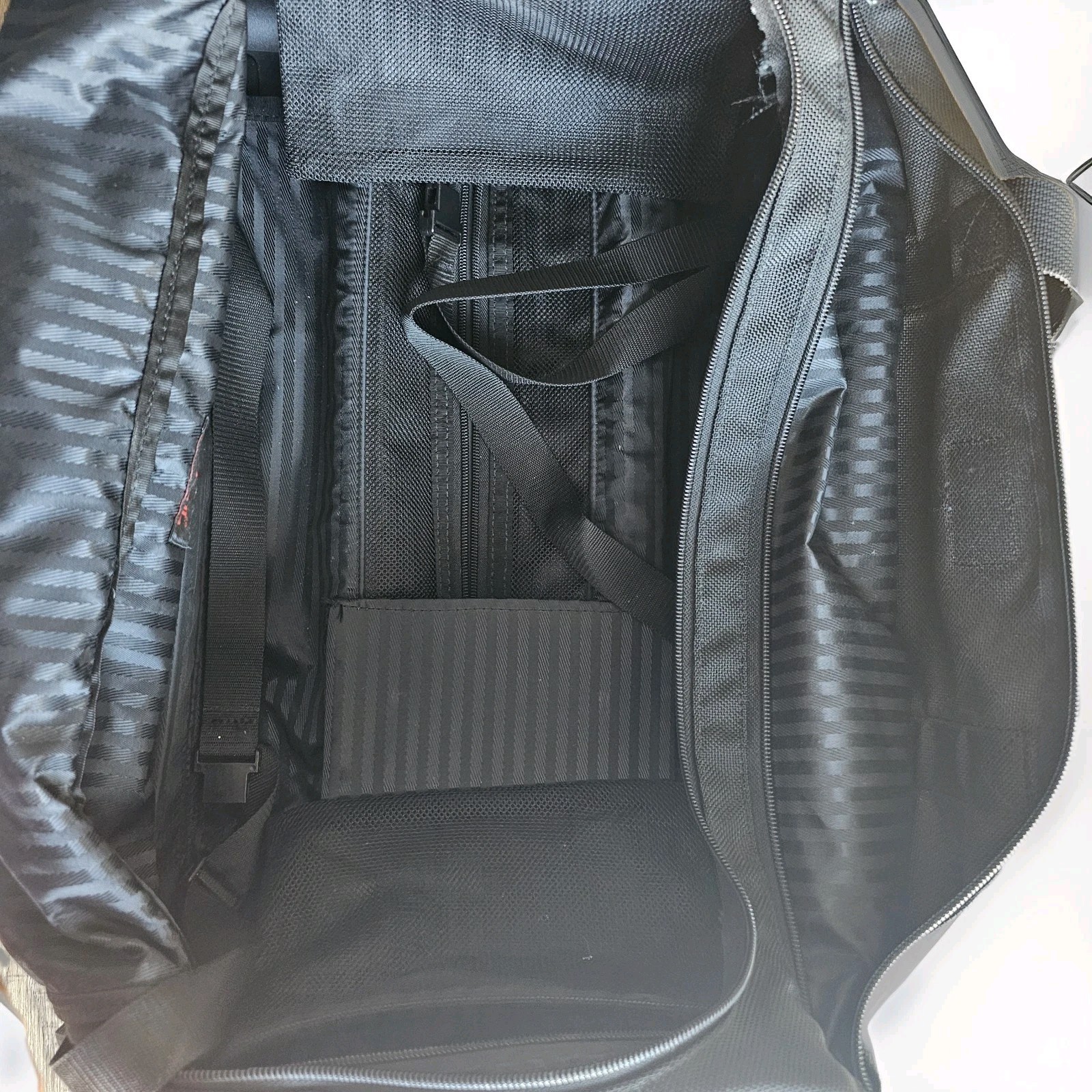 Tumi Alpha Black 2285 D3