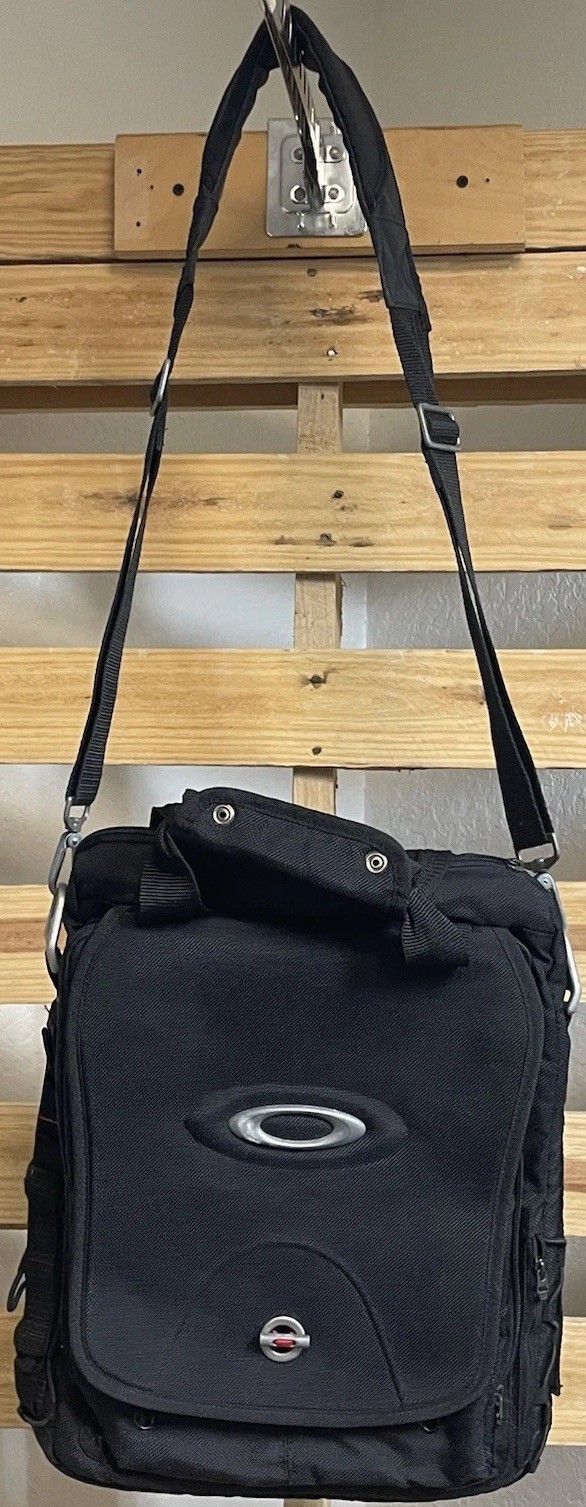 Oakley Tactical Field Gear Vertical Laptop Day Pack Black Messenger Bag JD AP