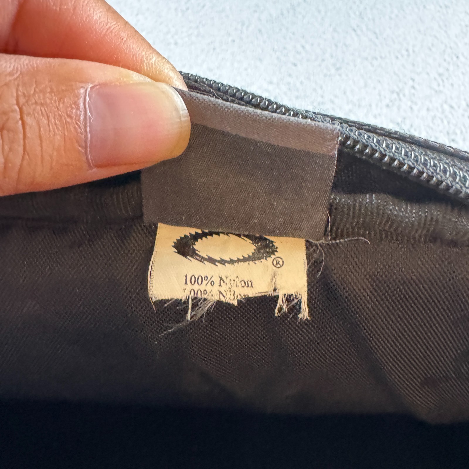 Vintage Y2K Oakley Software Computer Laptop Crossbody Messenger Bag Hard Cover
