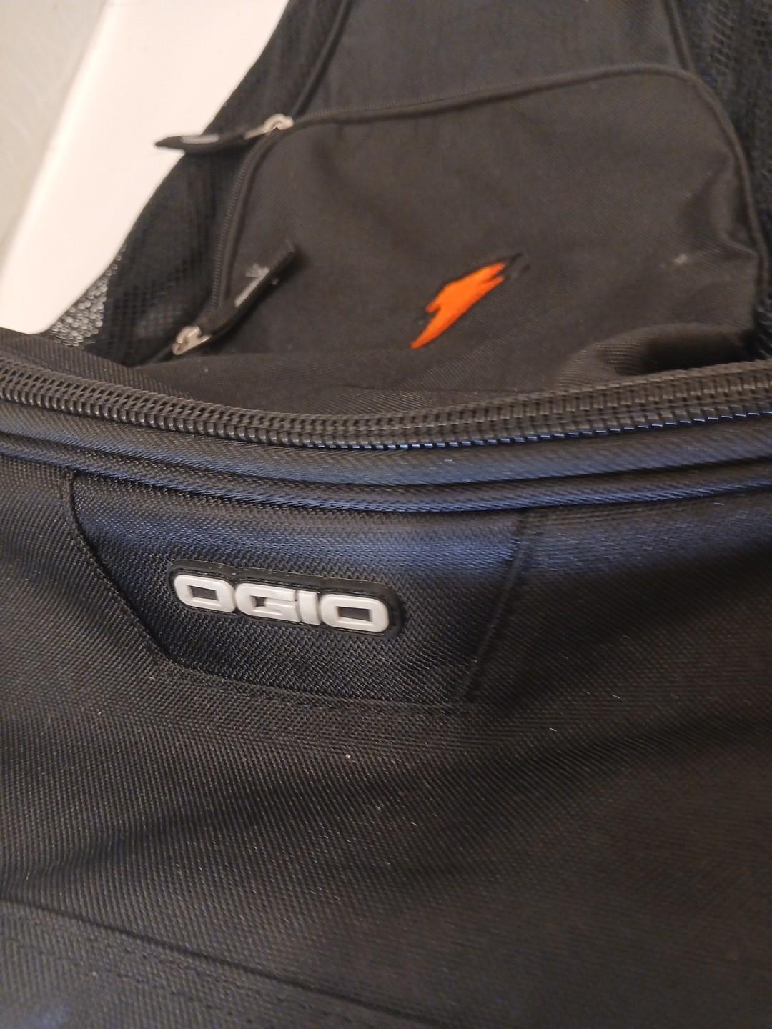 OGIO Travel Small Sling Bag Crossbody Bags Backpack