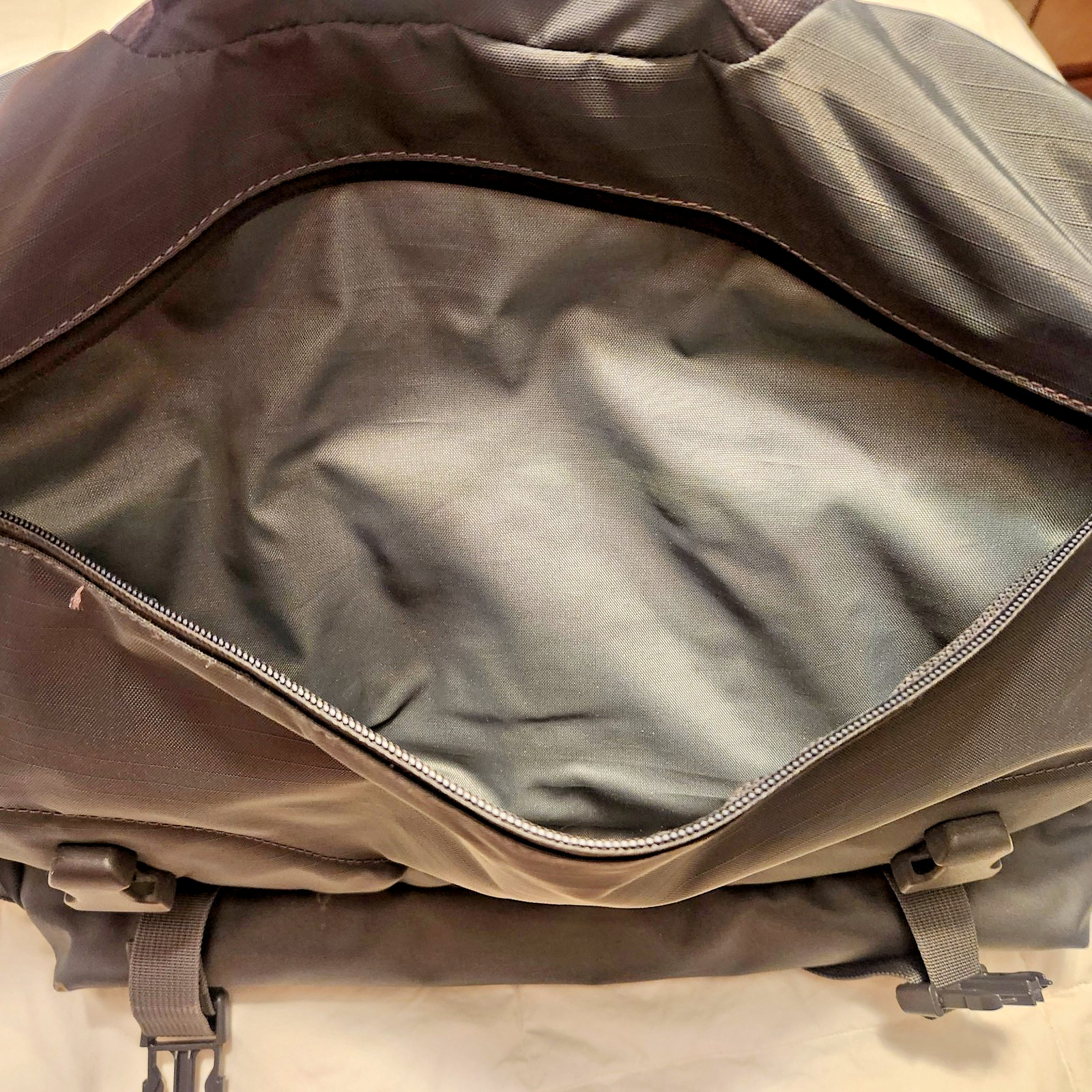 Briggs & Riley Messenger Bag Gray / Orange