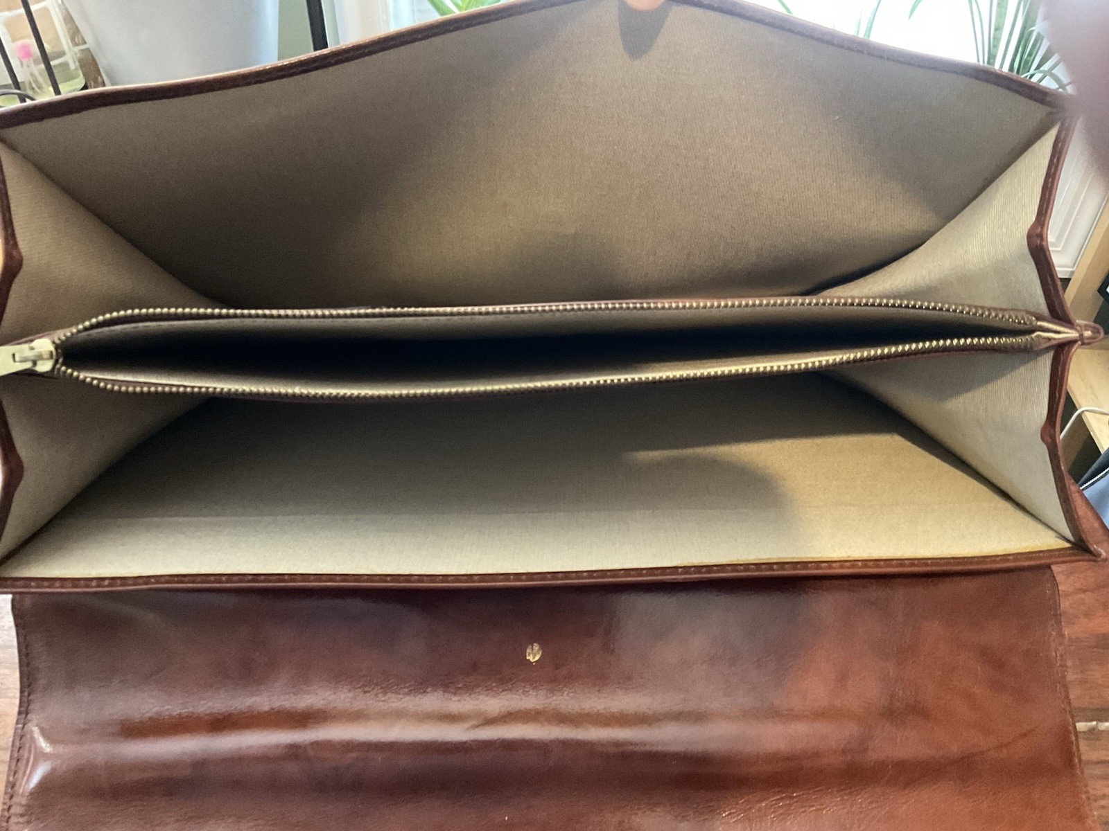 Bosca Brown Leather Men’s Briefcase/Document Case Top Handle Strap Push Lock