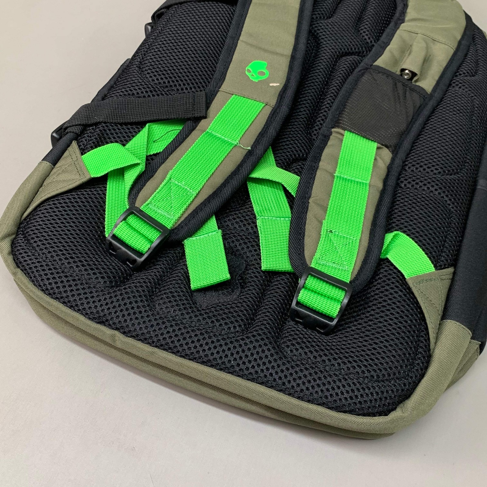 SKULLCANDY Heavy Duty Backpack 18″ x 12″ Green/Black SKDY1153