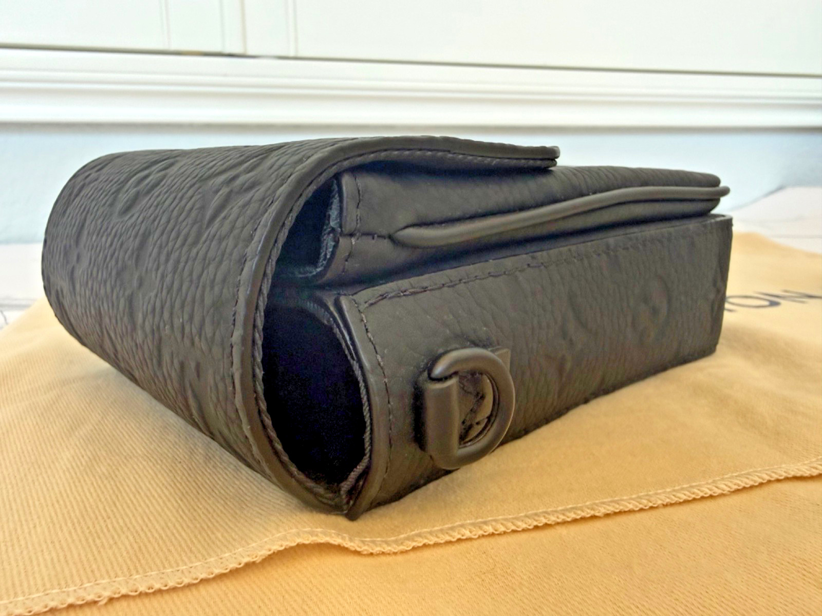 Louis Vuitton S-Lock Vertical Wearable Wallet Side Bag – Taurillon Monogram
