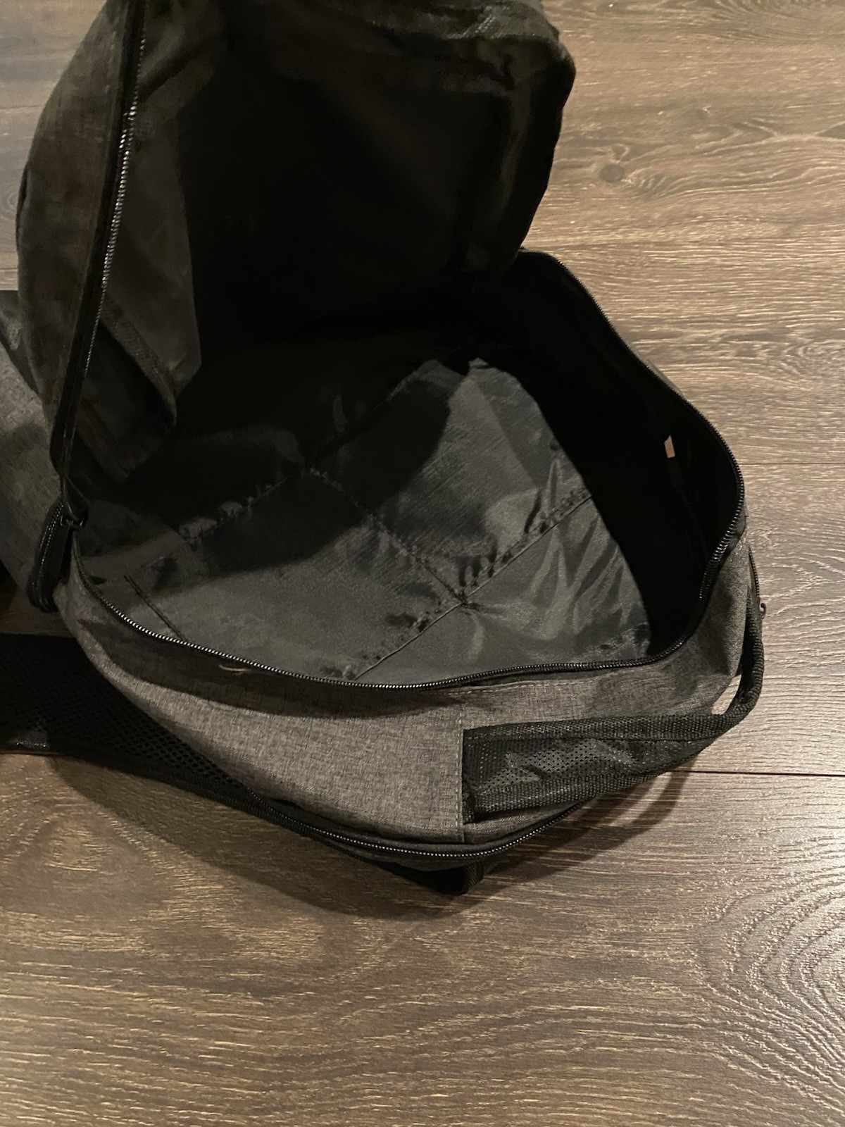 Leed’s Grey/Black Apple Backpack With USB Port/cable