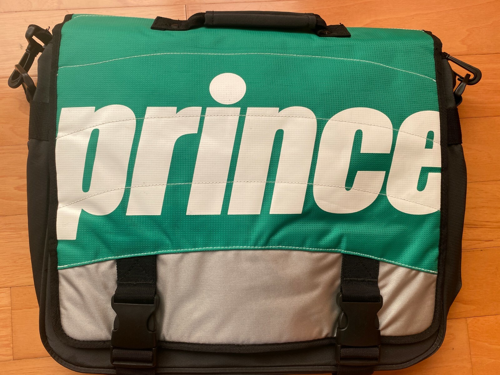 Prince Green Laptop / Messenger Should bag. Excellent condition