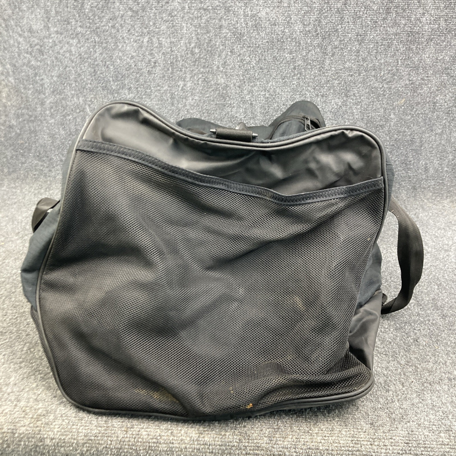 Nike Black Large 27″ Multi-Compartment Zippered Shoulder Strap Equipment Bag