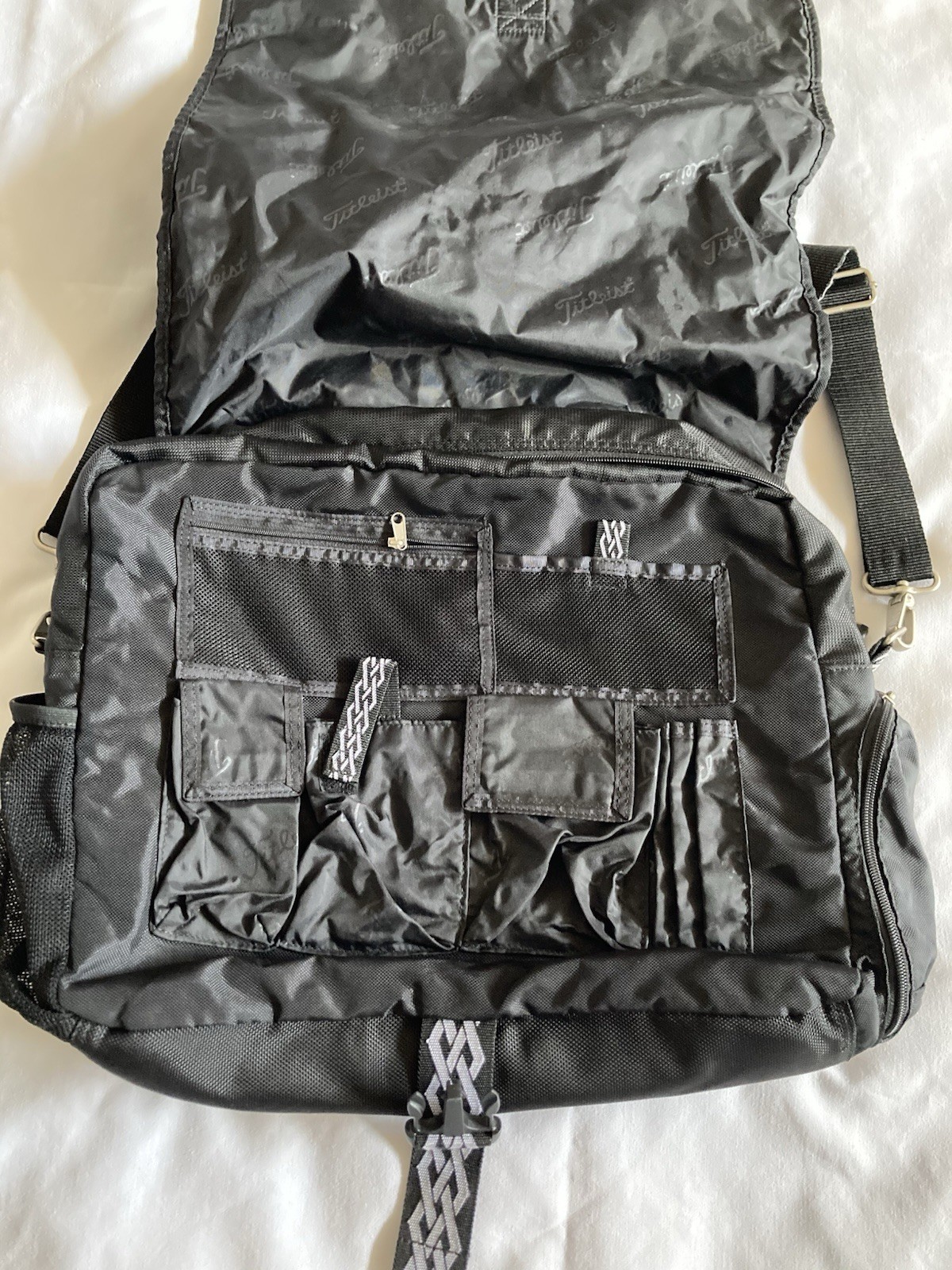 Titleist Golf Black Computer Messenger crossover Bag Carry On w/ Shoulder Strap