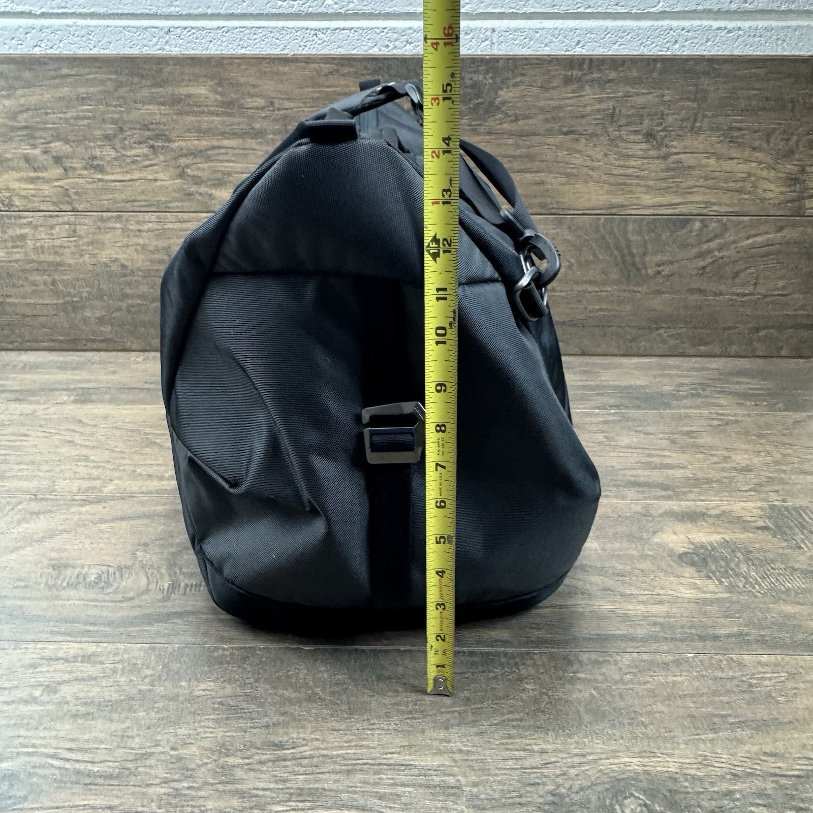 Thule Subterra Duffel 45L Gray Autism Speaks Walk Tote Style Outdoor Bag- NWT