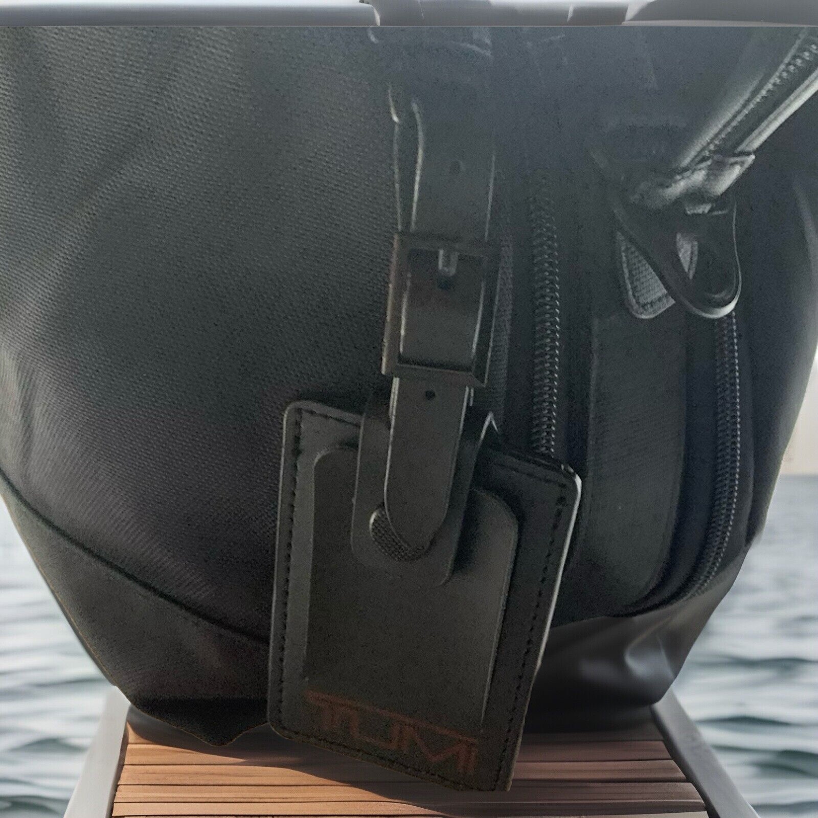 New Tumi Alpha 3 Collection Double Expansión Travel Satchel. Black $550