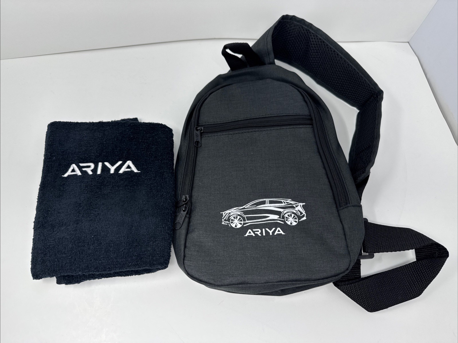 Nissan Arita Shoulder Bag/Crossbody Bag And Microfiber Towel Slingback NEW