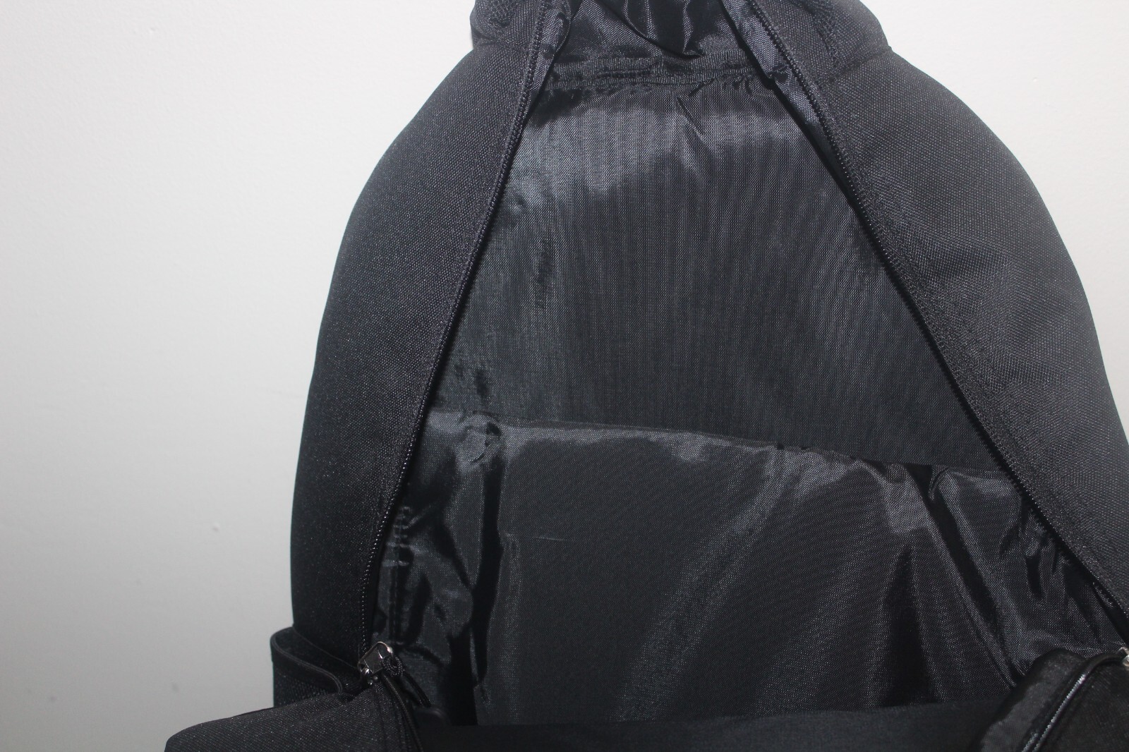 18” And1 Black & White Backpack Fits Computer Zip Pockets Laptop Sleeve NWT