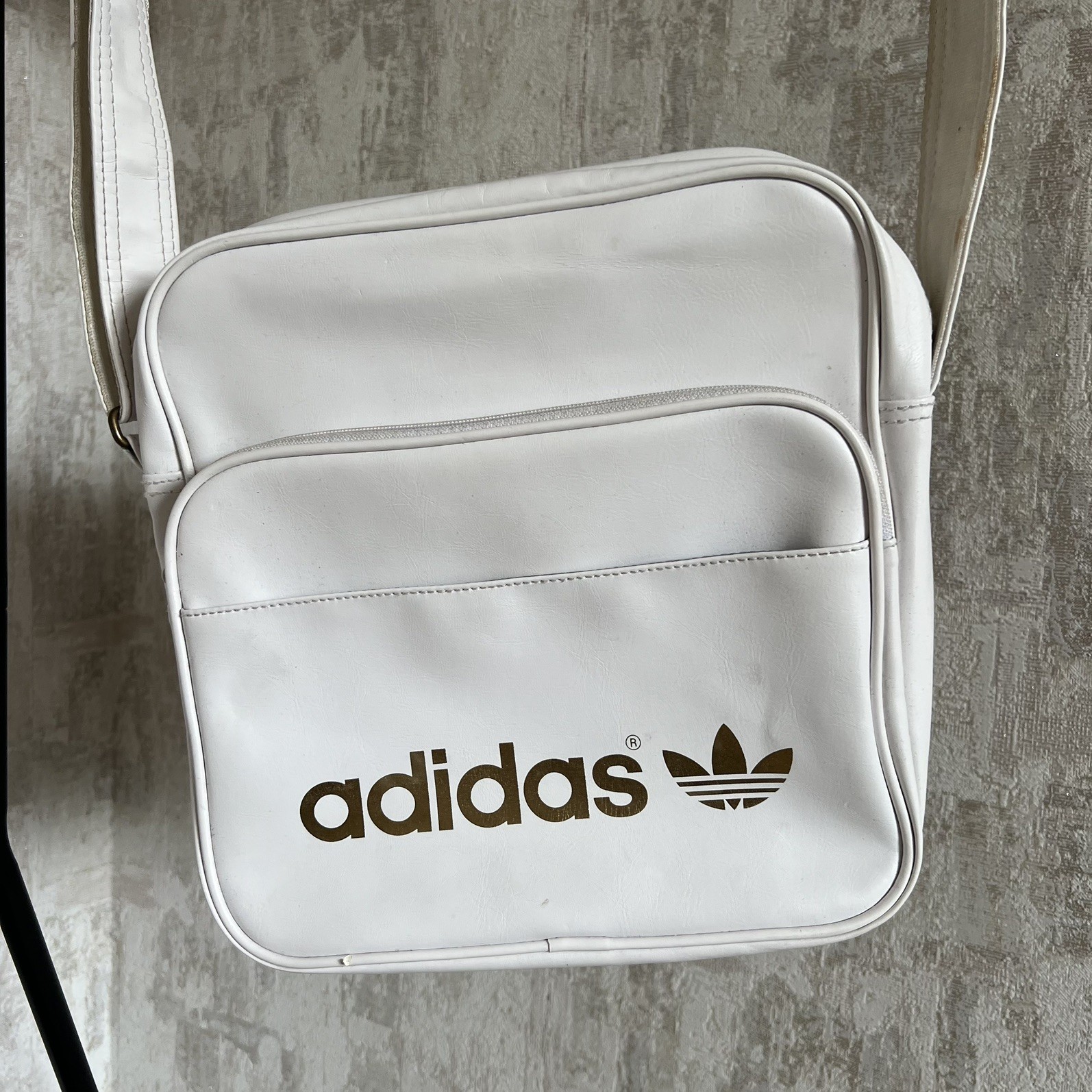 Vintage Adidas Originals White Shoulder Bag Trefoil Logo Crossbody Messenger Y2K