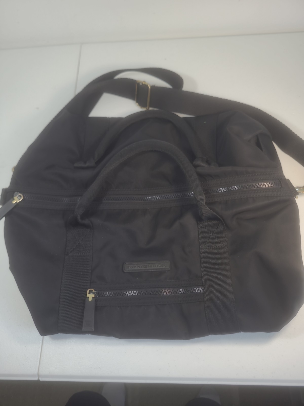 Tommy Hilfiger Gym Bag Black Small Sports & Travel With Strap/ Handle Zipper