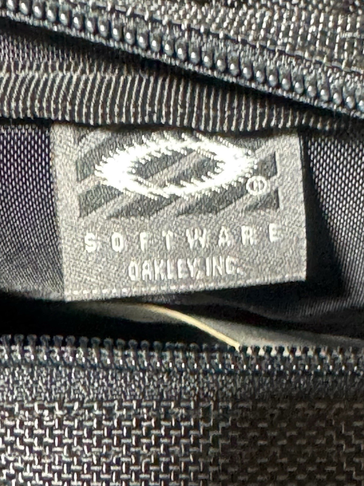 Oakley Software Computer Laptop Crossbody Messenger Bag Hard Cover Vintage Y2K