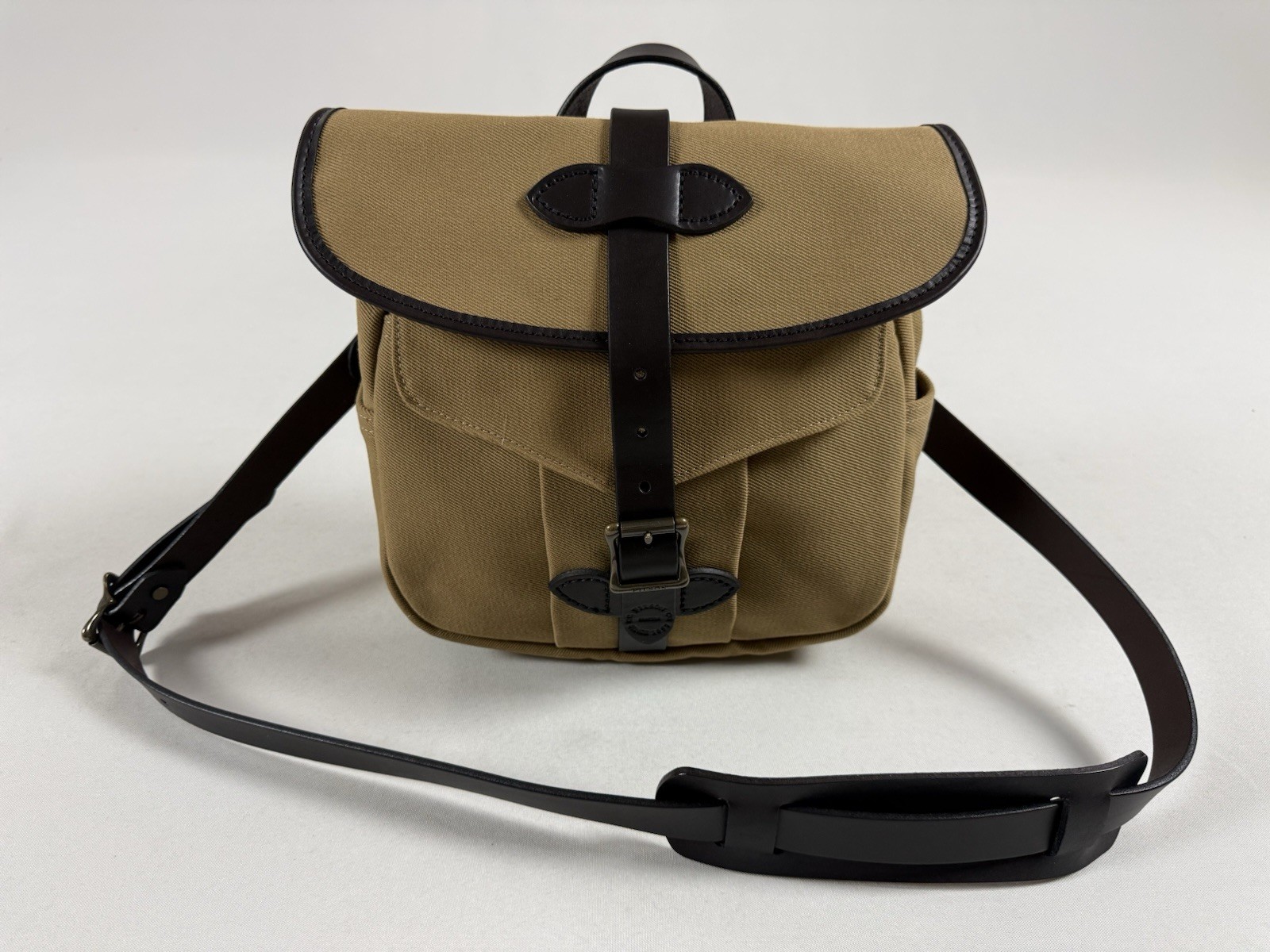 FILSON SMALL RUGGED TWILL FIELD BAG TAN NWT