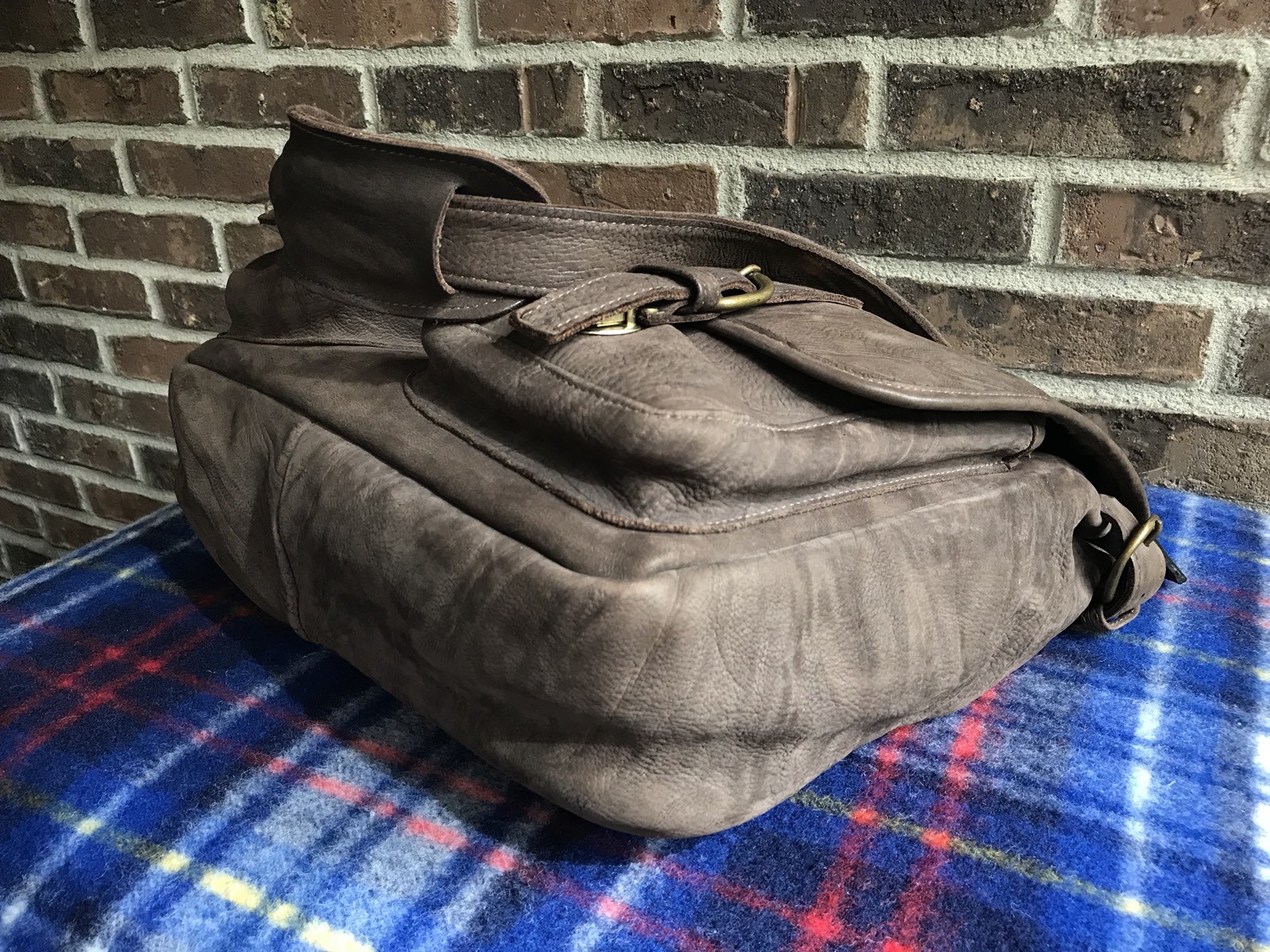 VINTAGE BASEBALL GLOVE LEATHER ONE-OF-A-KIND MACBOOK MESSENGER MAIL BAG R$1798