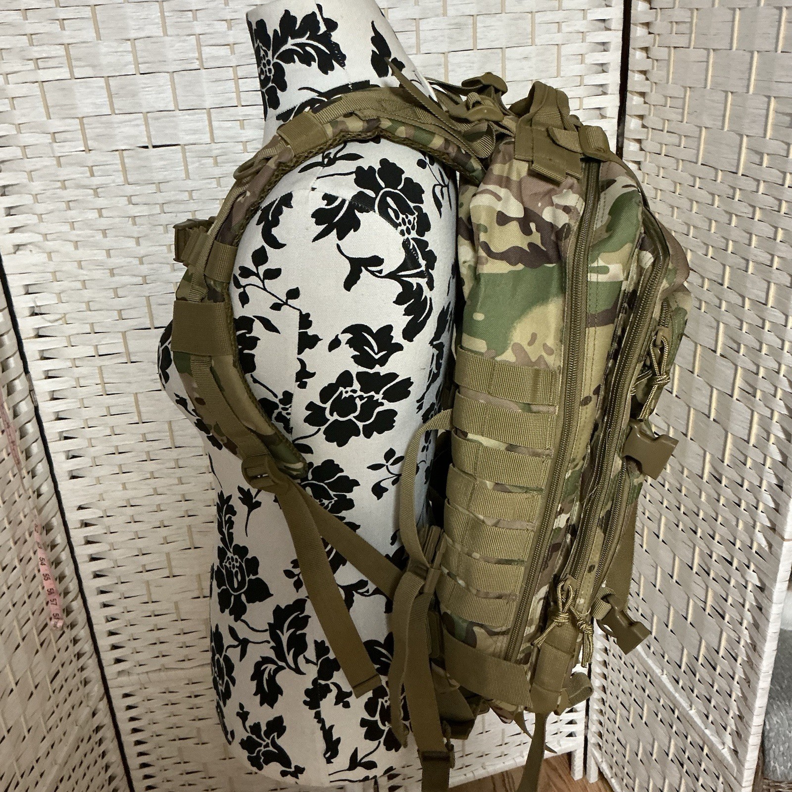 New Unbranded Large 14×19 Camo Backpack, Multiple Pockets