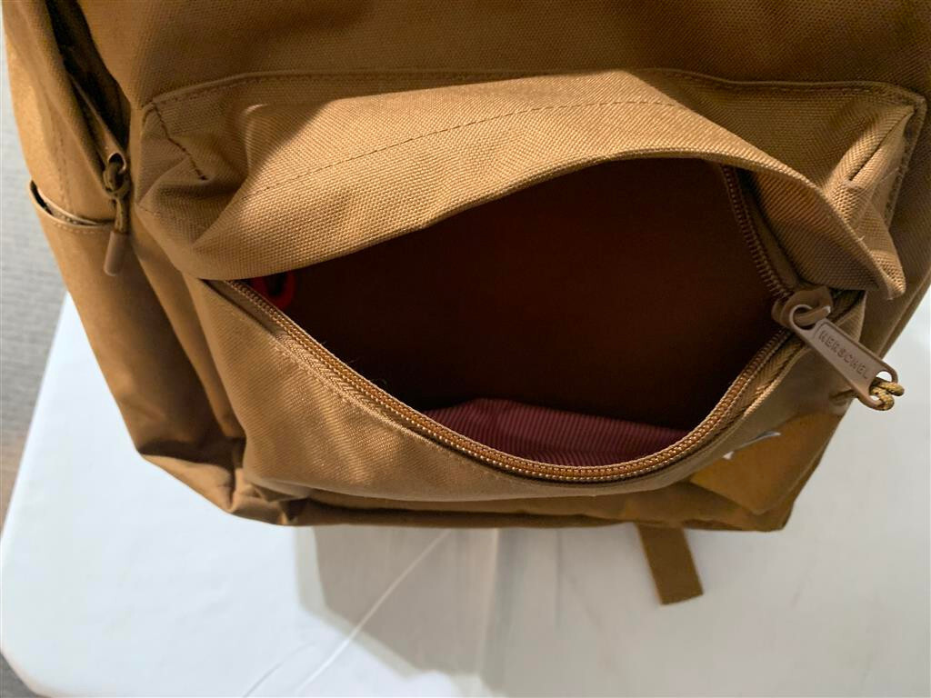 Herschel Supply Co. Backpack Camel Unisex Pre-Owned, but in very good condition.