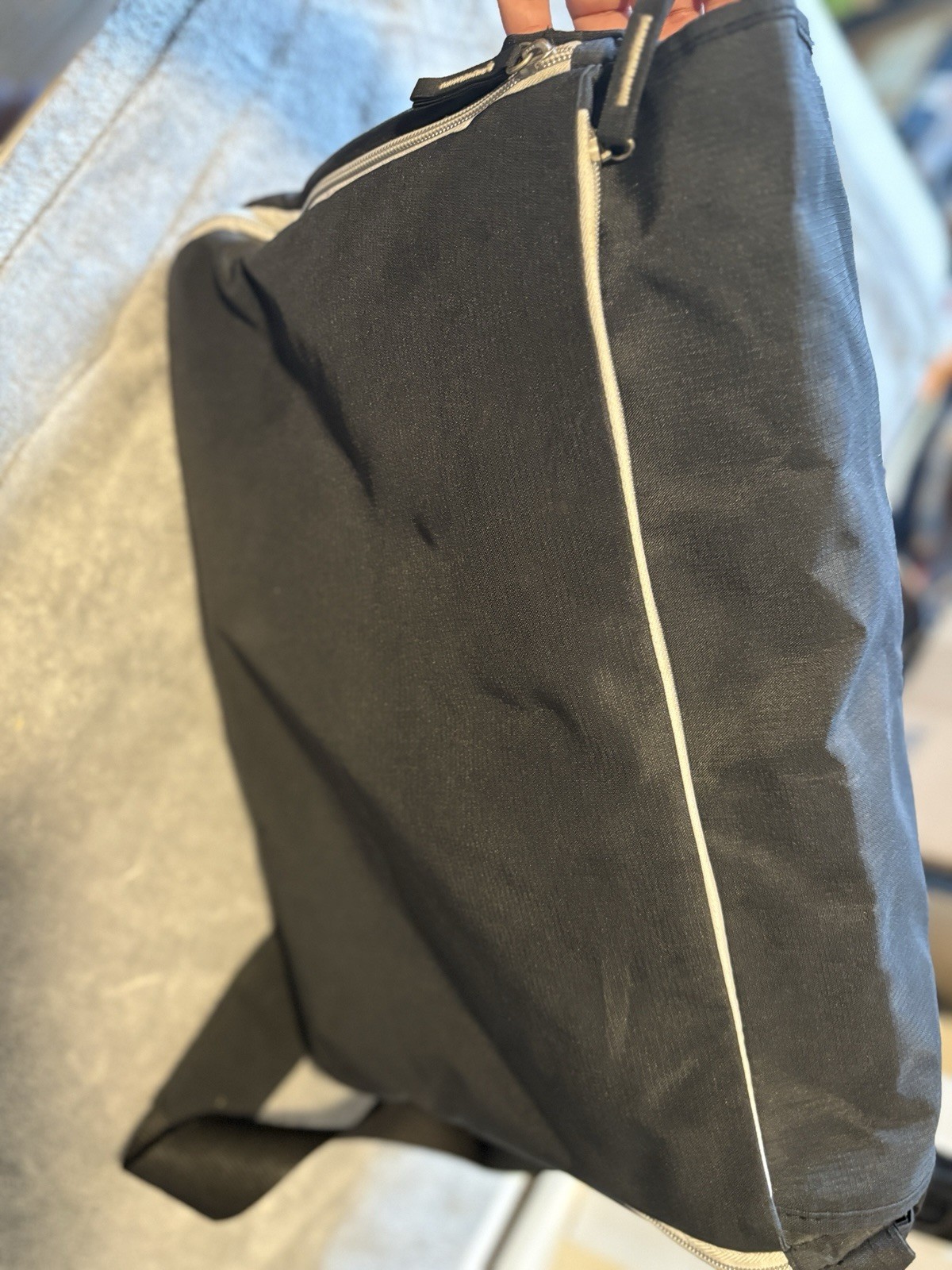 Columbia Black Diaper Bag Zip Closure Crossbody Strap Inner Pockets