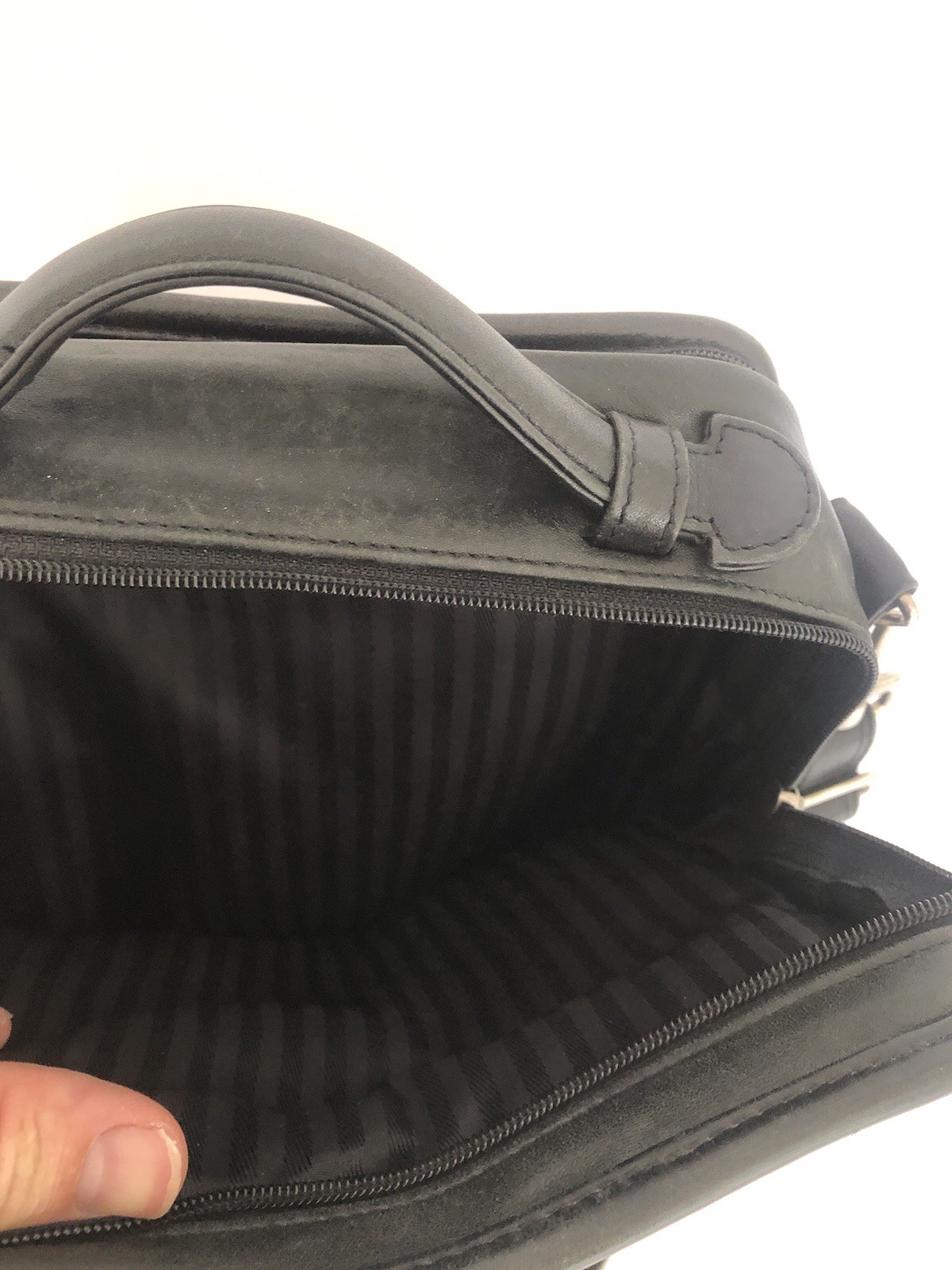 TUMI Alpha Medium Crossbody Black Leather Vertical Multi Pockets Messenger Bag