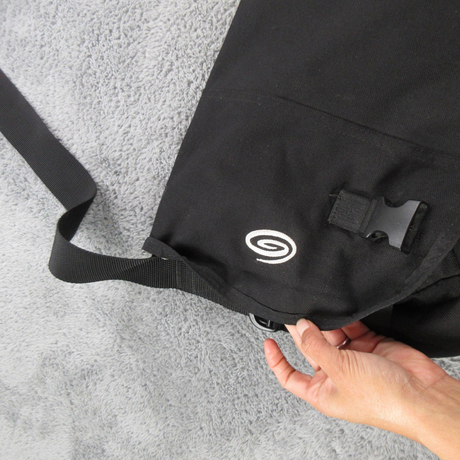 Timbuk2 Messenger Bag Medium Black Nylon Laptop Work Travel Shoulder Crossbody