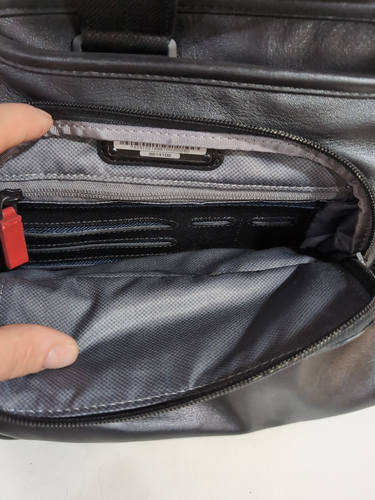 TUMI ALPHA 2 Expandable Laptop Briefcase Black Leather Model 96141 D2 READ