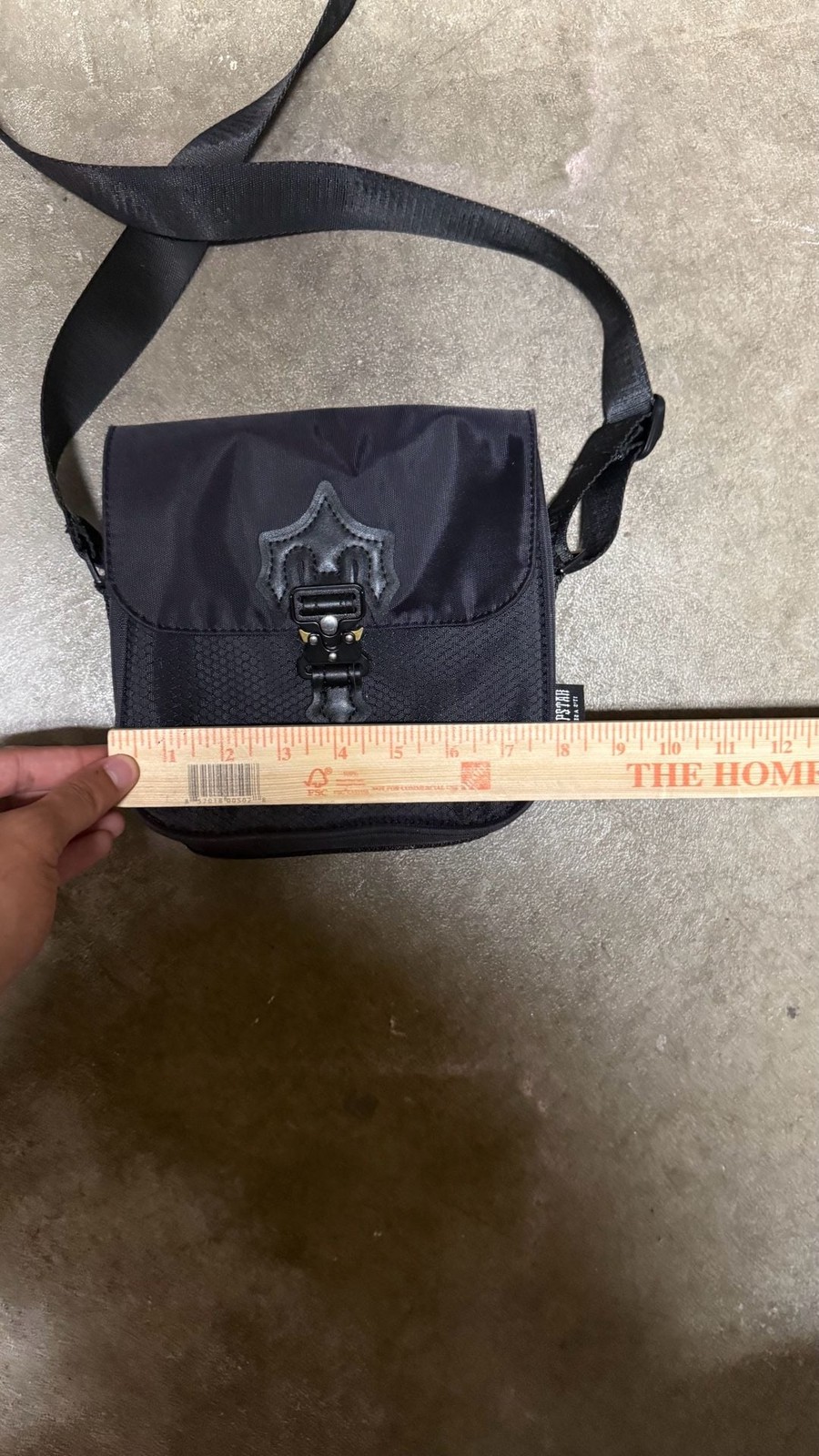 Trapstar Irongate 1.0 Crossbody Messenger Bag – Blackout