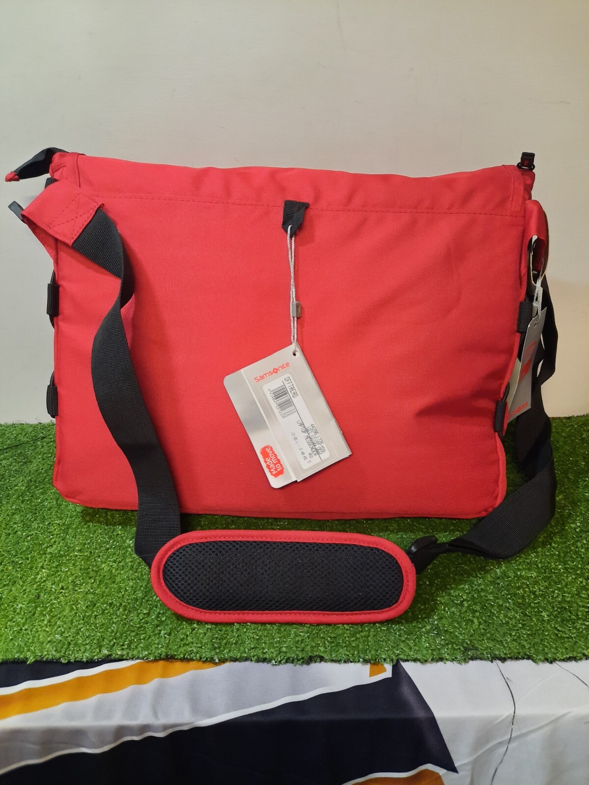 SAMSONITE ‘Off Tread’ 2010. Computer Shoulder Bag. 39.1cm. Brand New With Tags