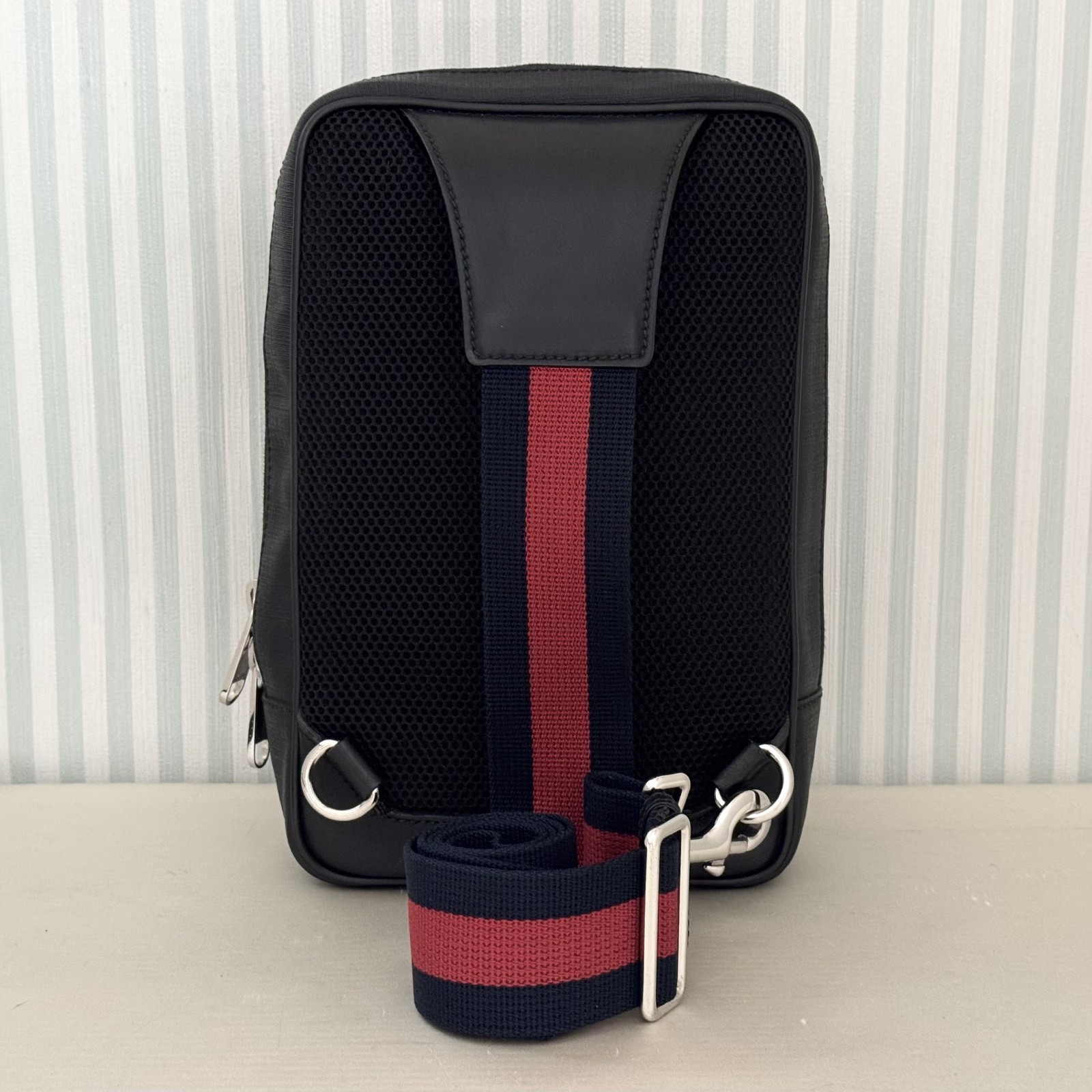 GUCCI GG Supreme 478325 Soft Sling Bag Crossbody Black Canvas Leather Italy