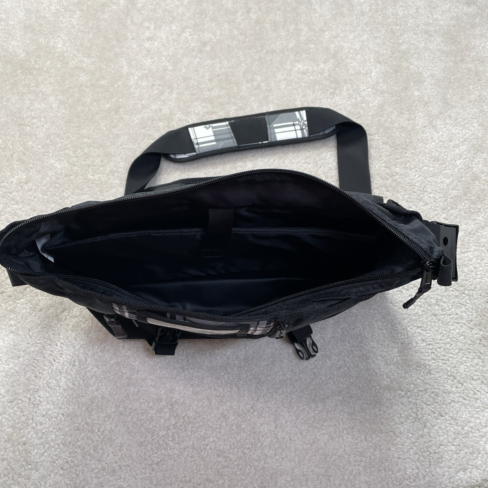 NWT L.L. BEAN Messenger Bag Shoulder Medium Strap Push Lock Logo Black Print