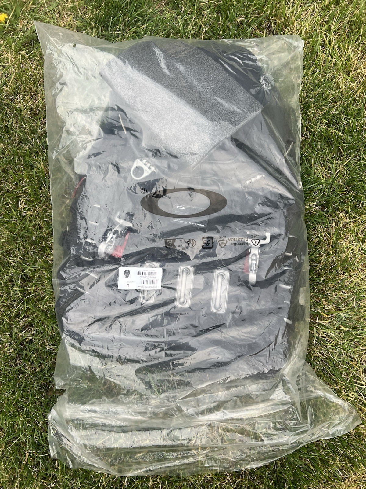 Oakley Kitchen Sink Backpack 34L Capacity – 92060AODM – New