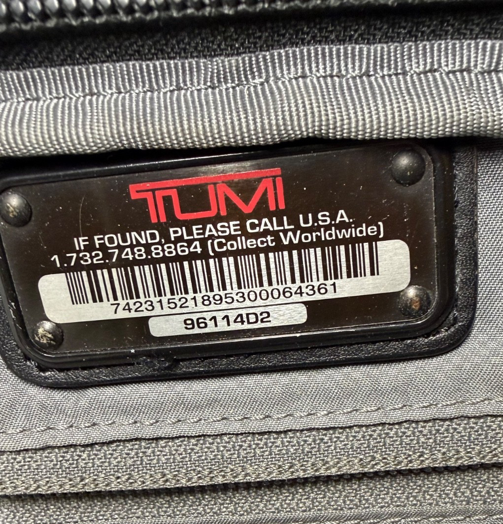 Tumi Alpha 2 Compact Large Screen Leather Briefcase Laptop Bag Reg $895 FS!