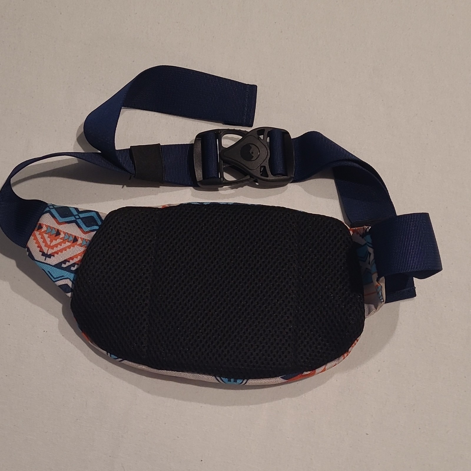 KAVU SPECTATOR GEOMETRIC PATTERN DOUBLE ZIPPER POUCH FANY PACK