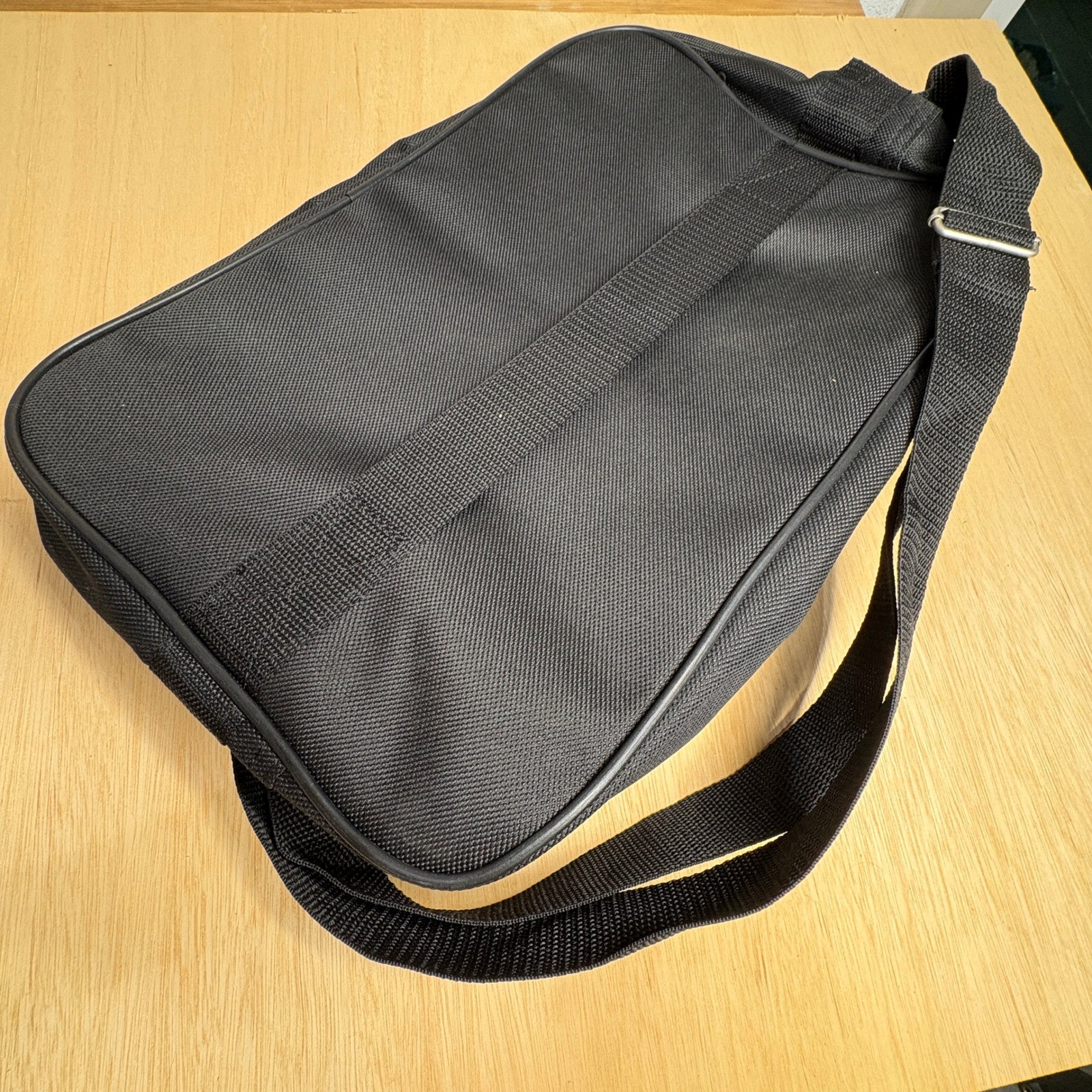 American Tourister Black Messenger Bag Nylon Shoulder Laptop Travel Case Unisex