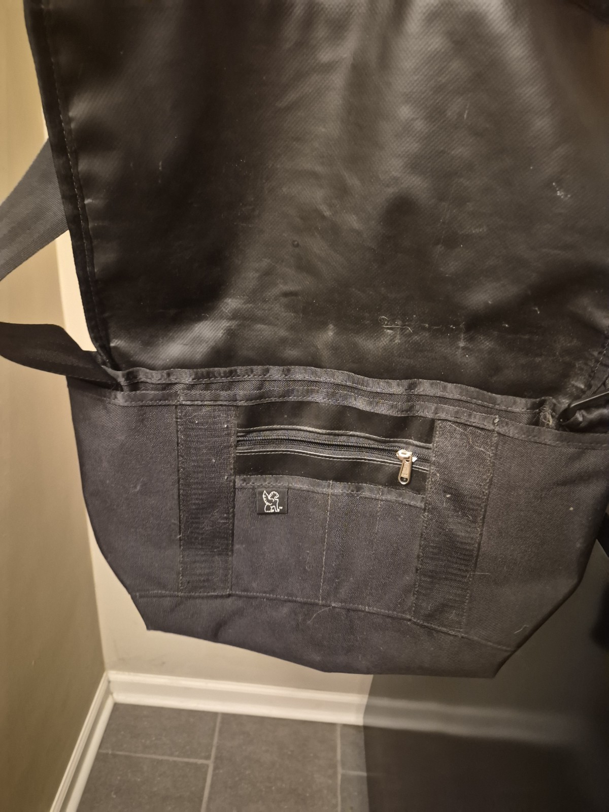 Chrome Industries Waterproof Black Messenger Carrier Bag