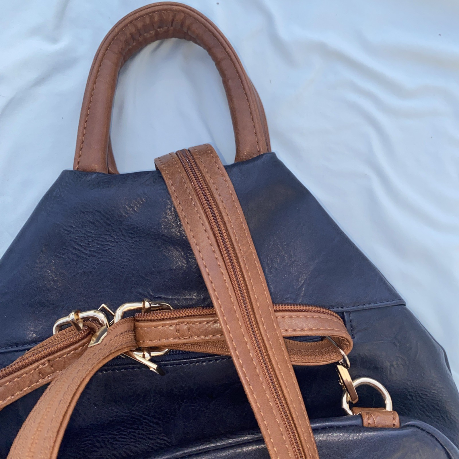 DESIGNER MADE SOFT FAUX LEATHER MULTI COMPARTMENT BACKPACK/RUCKSACK ANTI THEFT