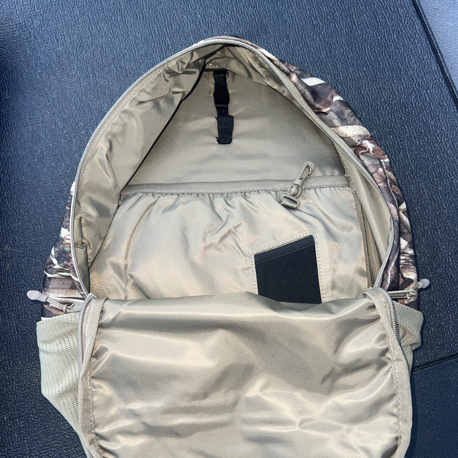 Herschel Supply Co Mammoth Medium Real Tree Camo Backpack