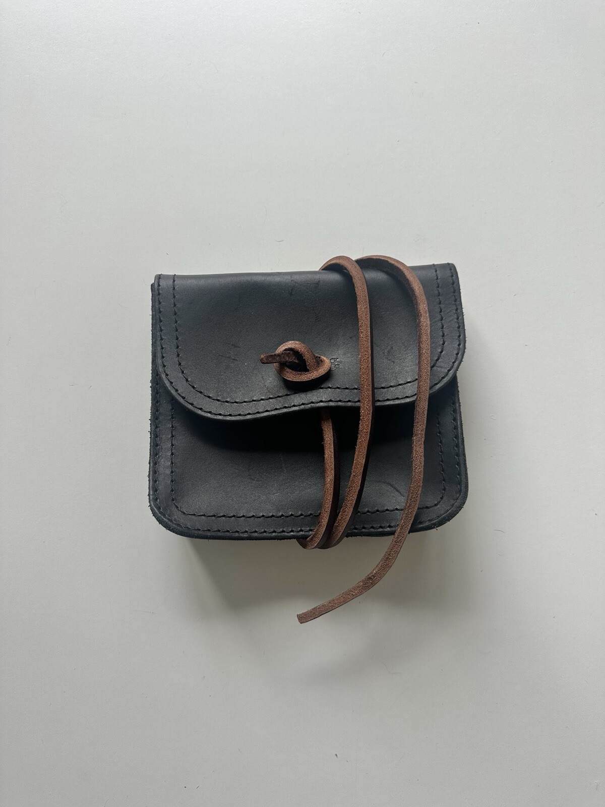 Saddleback Leather CLASSIC CABLE BAG Black Brown Wrap Around