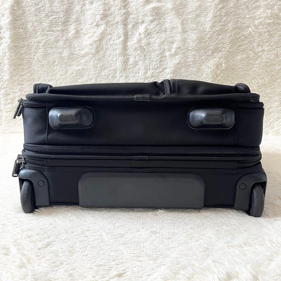 Item Tumi Carry Case Expandable Business Bag Black
