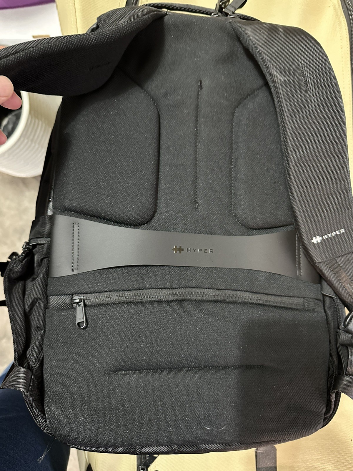 HyperPack Pro with Apple Find My 22L