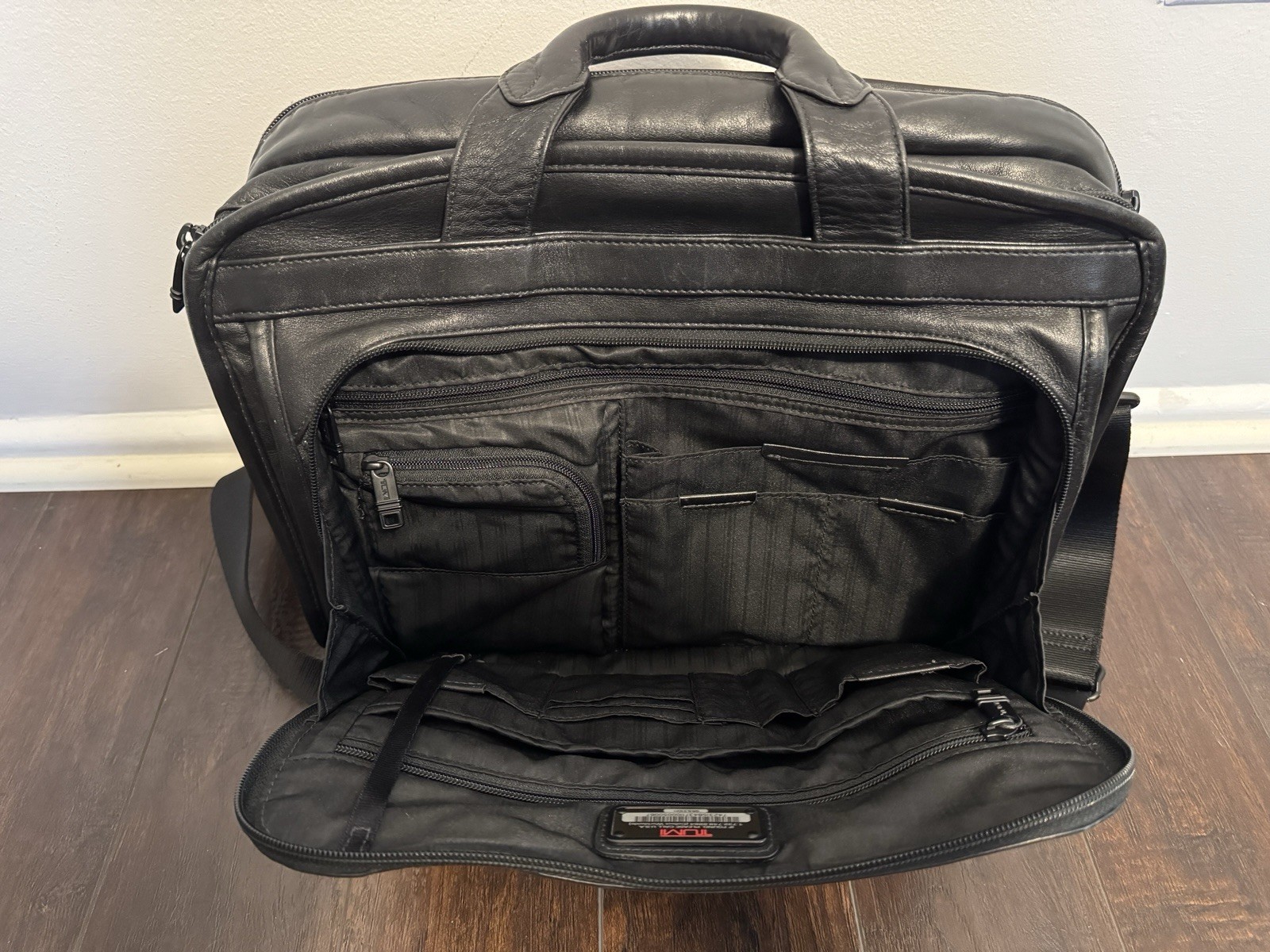 TUMI Leather Laptop Briefcase Black 96531DH – See Description