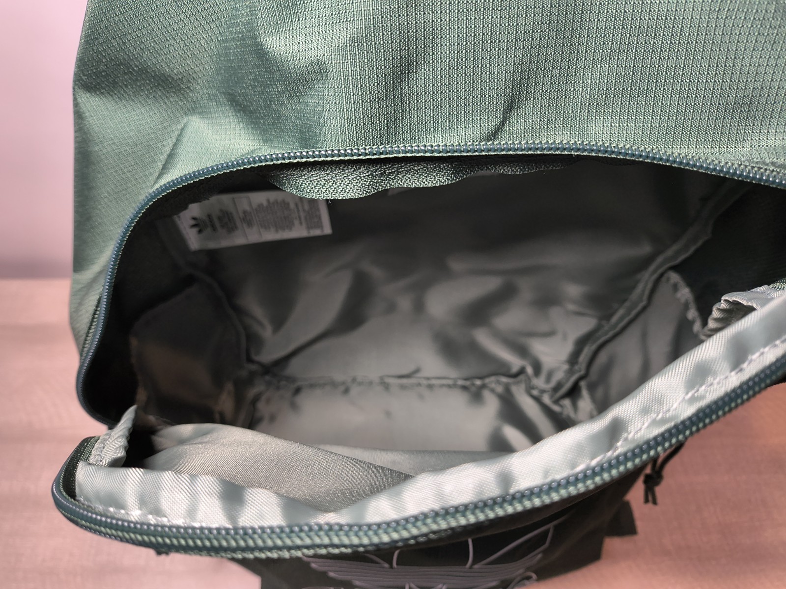 Adidas / ADICOLOR Backpack / IS4565/ Green Oxide / L