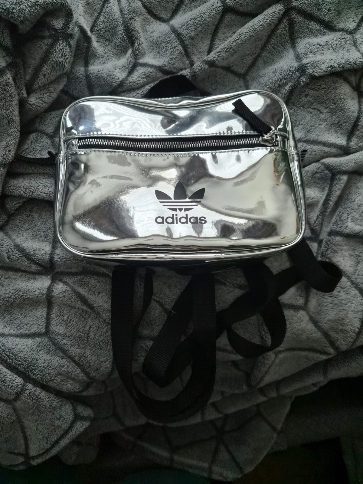 adidas Silver Metallic Crossbody Bag Zip Closure Adjustable Strap Unisex