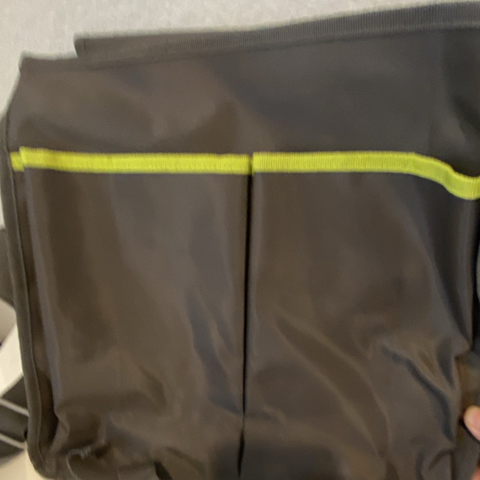 Kenneth Cole Reaction Crossbody Messenger Bag Gray Green Accent Adjustable Strap
