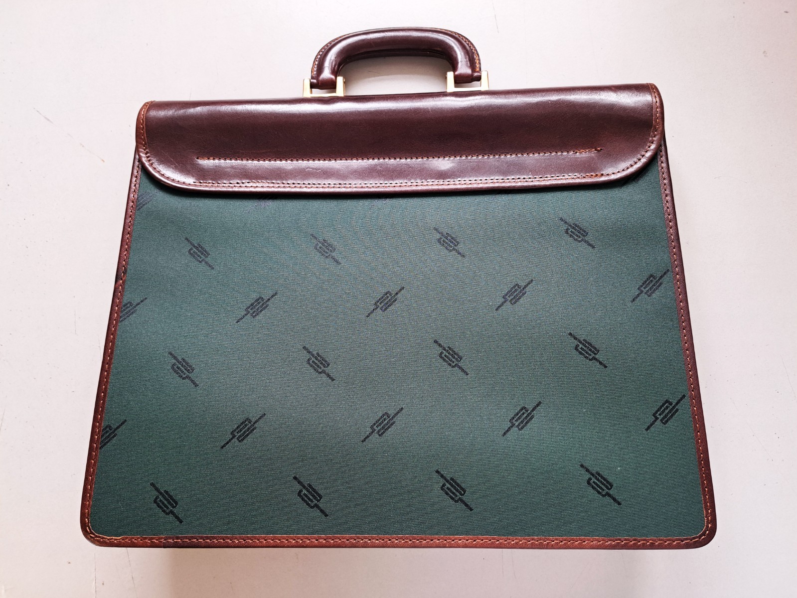 ALESSANDRO VENANZI Attache Briefcase, 15.5″ x 12.5″ Italy Genuine Leather