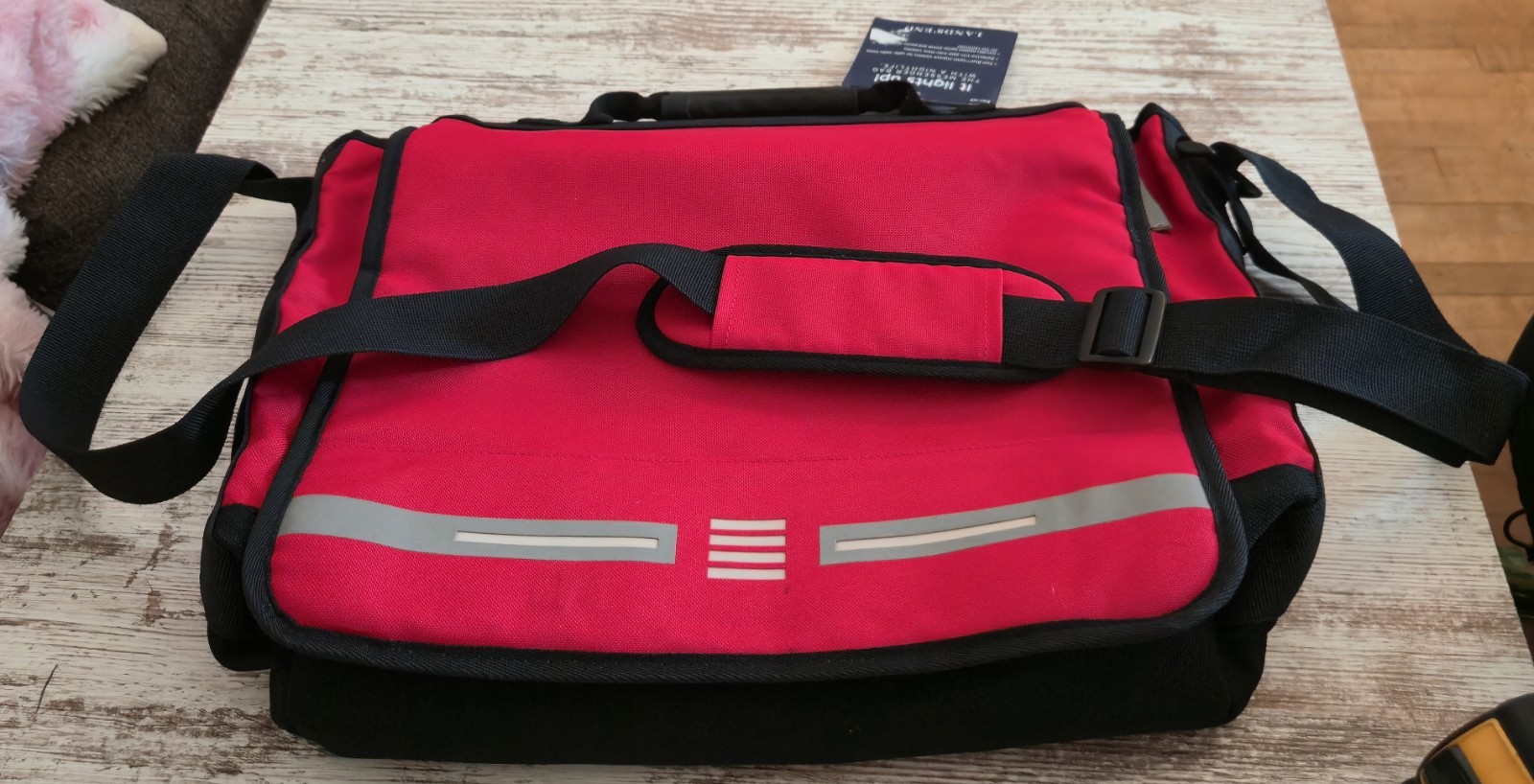 Lands’ End “Cool Blue” Light-Up Messenger Bag – See Description