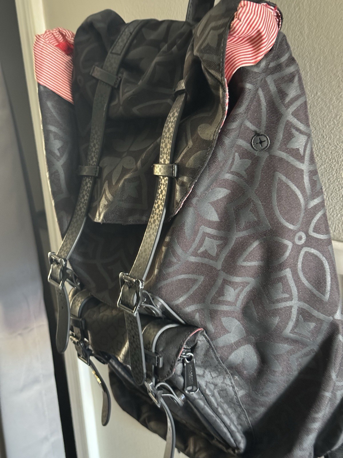Herschel Little America Laptop Backpack – Mid-volume 17.0L, Black/Tan